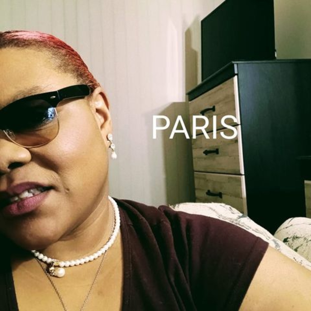 Meet your Posher, Moneka